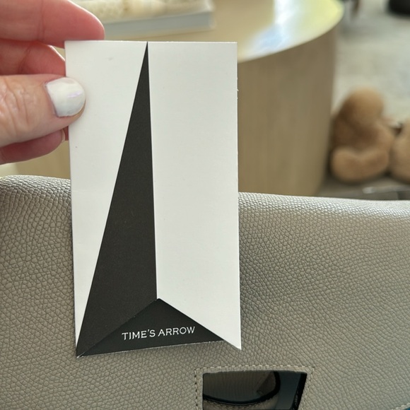 Time’s Arrow chooses most exquisite skins to create your bag. Hand pic leather - Picture 7 of 8